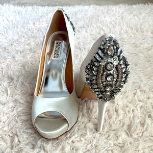 Badgley Mishka Dree ll. Jeweled Ivory White Satin Heels. Brand New! Never Worn!